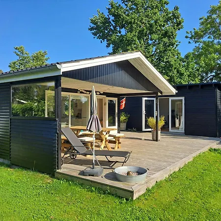 Family Close To At Vejlby Fed