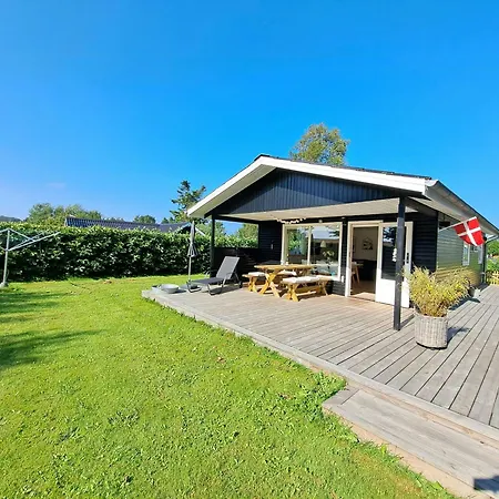 Family Close To At Vejlby Fed * Middelfart